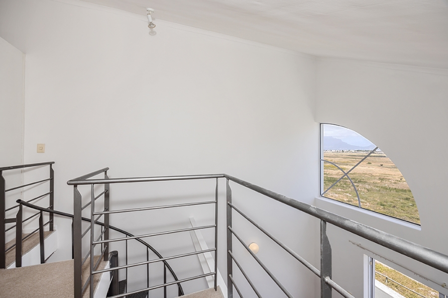 1 Bedroom Property for Sale in Sandown Western Cape